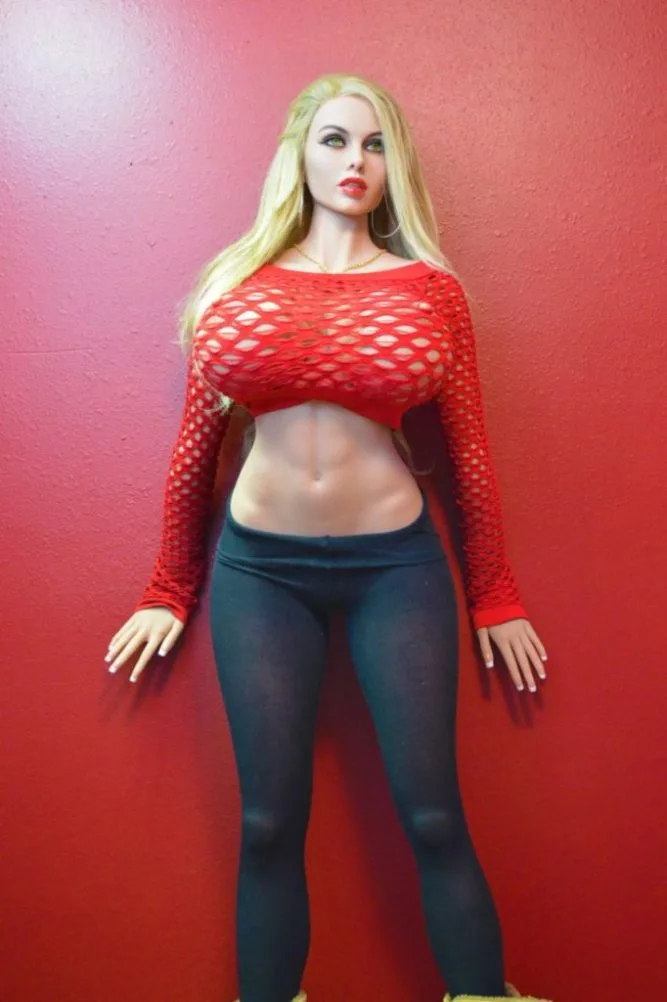 Charlotte 170cm Curvy Woman (5ft7) view 5
