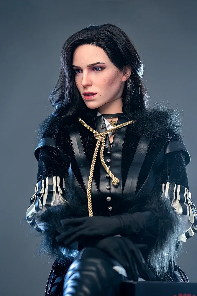 Yennefer 168cm A Cup Fair GameLady (5ft6) view 7