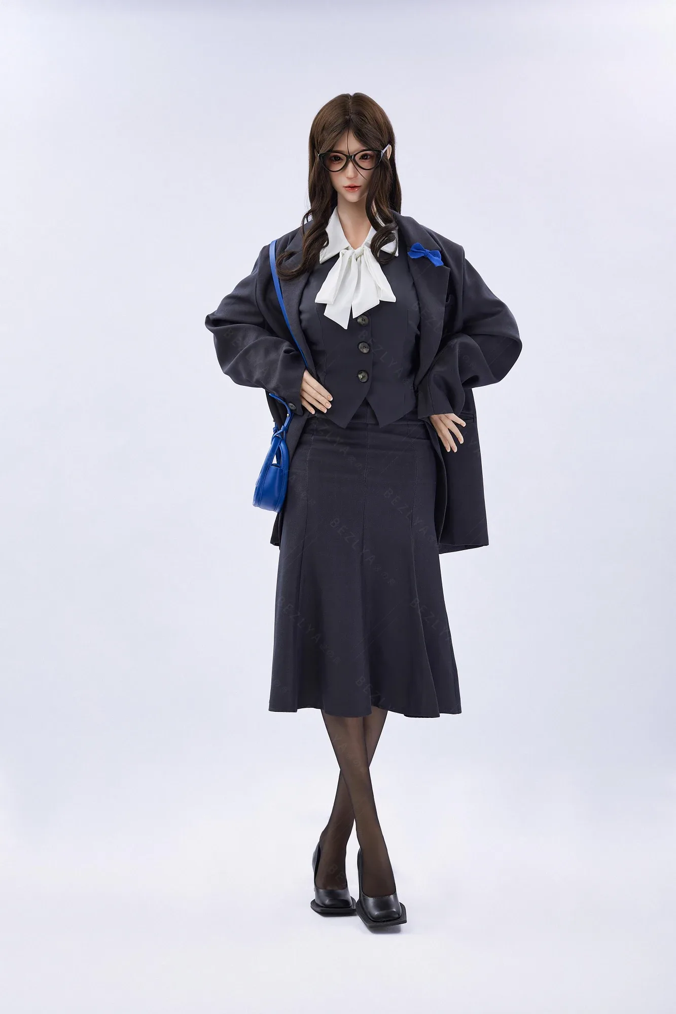 Yulania Employee 163cm Bezlya | Bionic 2.2 (5ft1) view 2