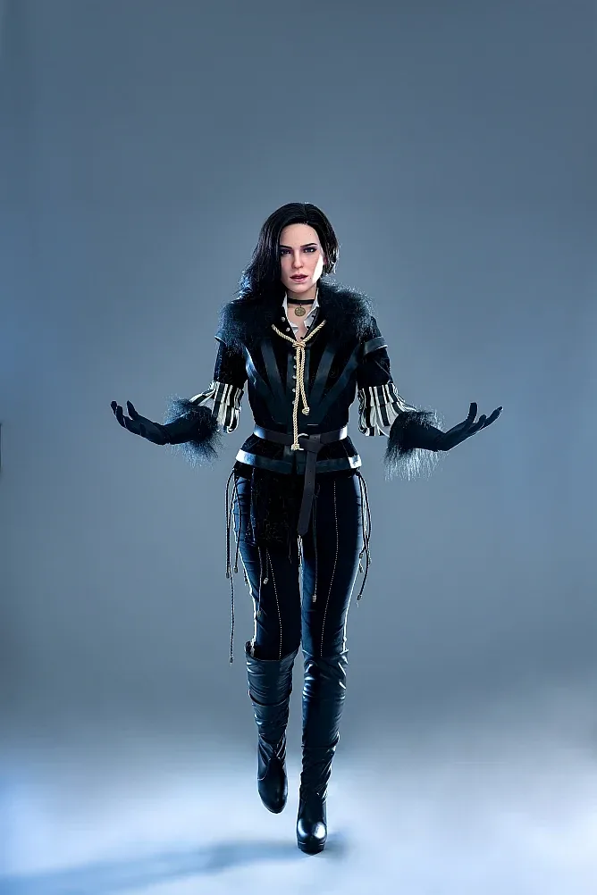 Yennefer 168cm A Cup Fair GameLady (5ft6) view 4