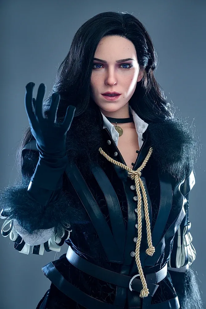 Yennefer 168cm A Cup Fair GameLady (5ft6)