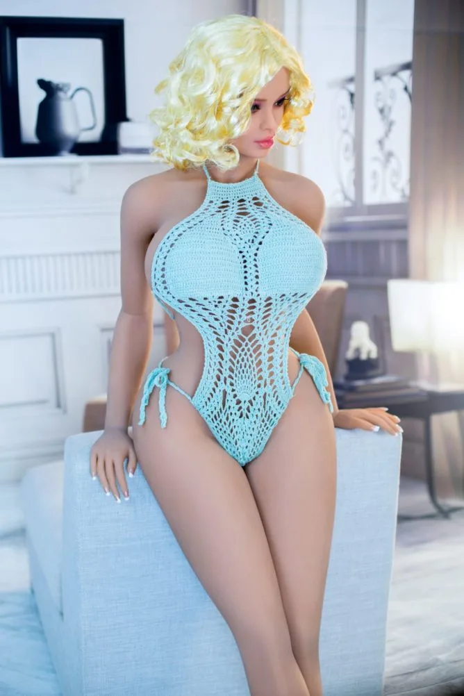 Jeena 161cm Curvy Mademoiselle (5ft3) view 3