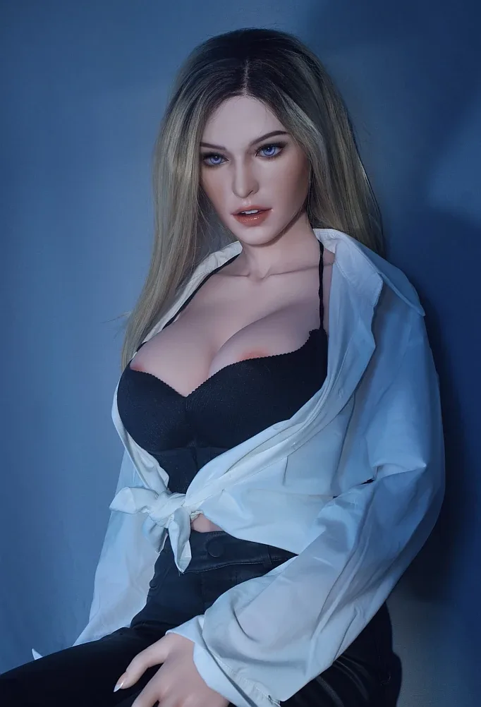 Tyler Grande 165cm ElsaBabe L Breasts (5ft5) view 6